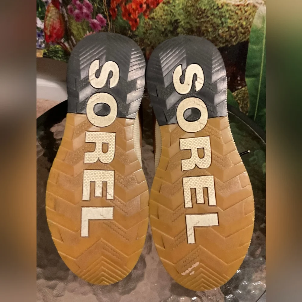 Sorel "Out N About" Classic Waterproof Duck Boot - Picture 5 of 10